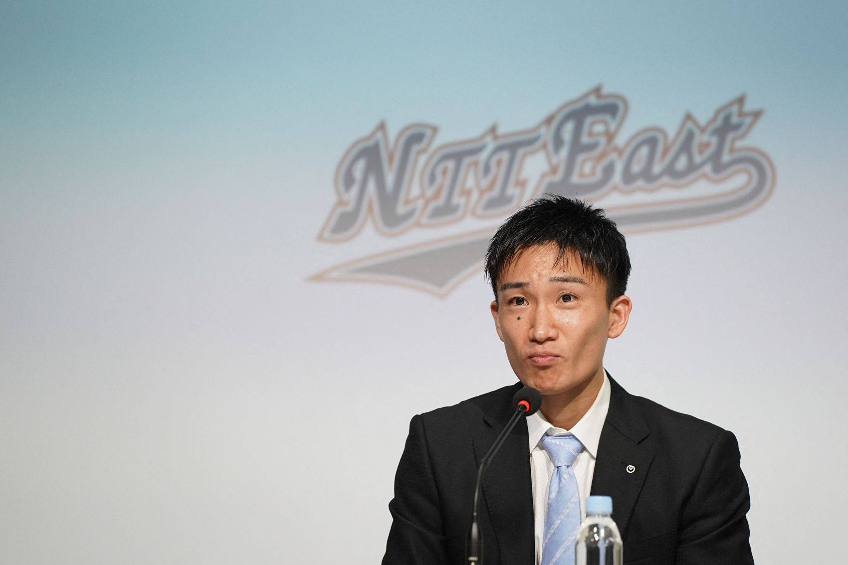 包含日本羽毛球队完胜英格兰羽毛球队，桃田贤斗统治全场的词条