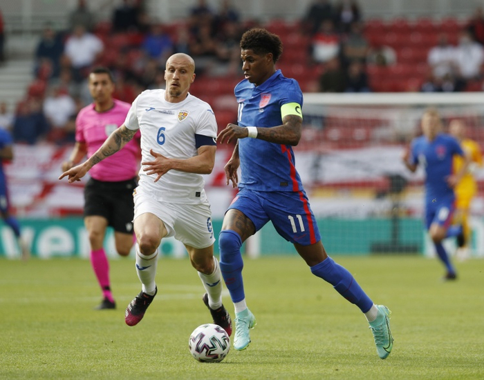 包含精益求精，球队凭借技术和实力赢得比赛的词条