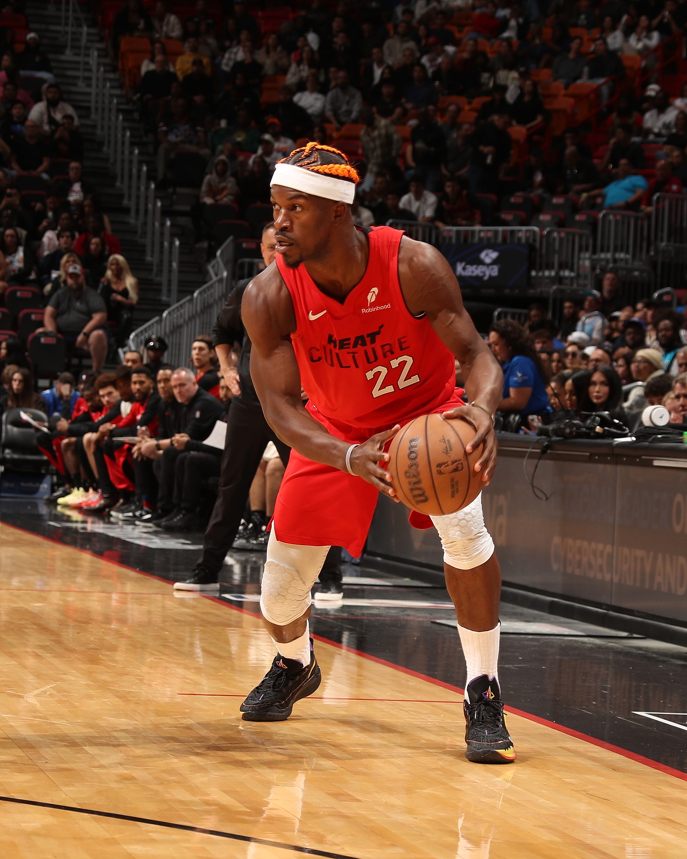 热火险胜尼克斯，巴特勒送出制胜关键球