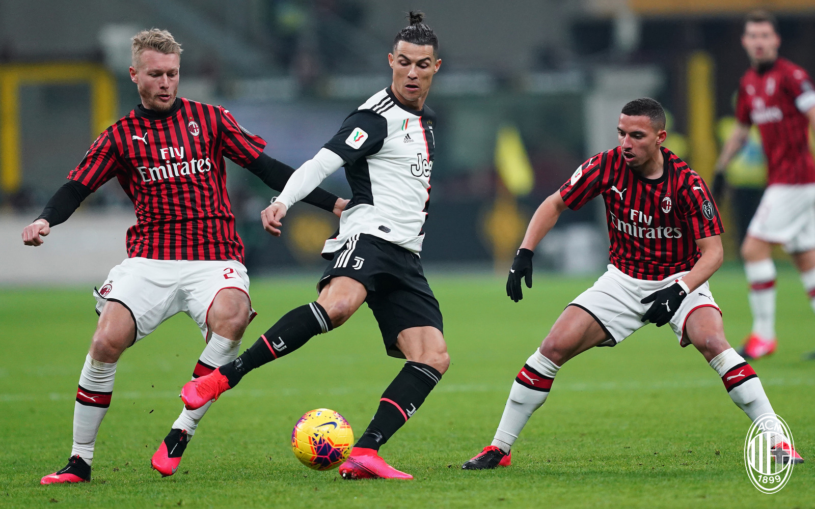 尤文图斯大胜AC米兰:豪取胜利的简单介绍 尤文图斯大胜AC米兰:豪取胜利的简单介绍