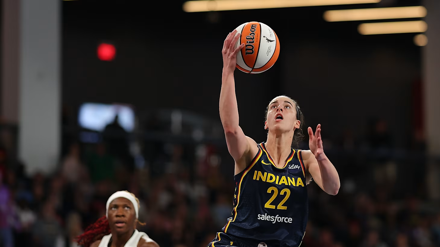 俄罗斯篮球明星受伤退出比赛！