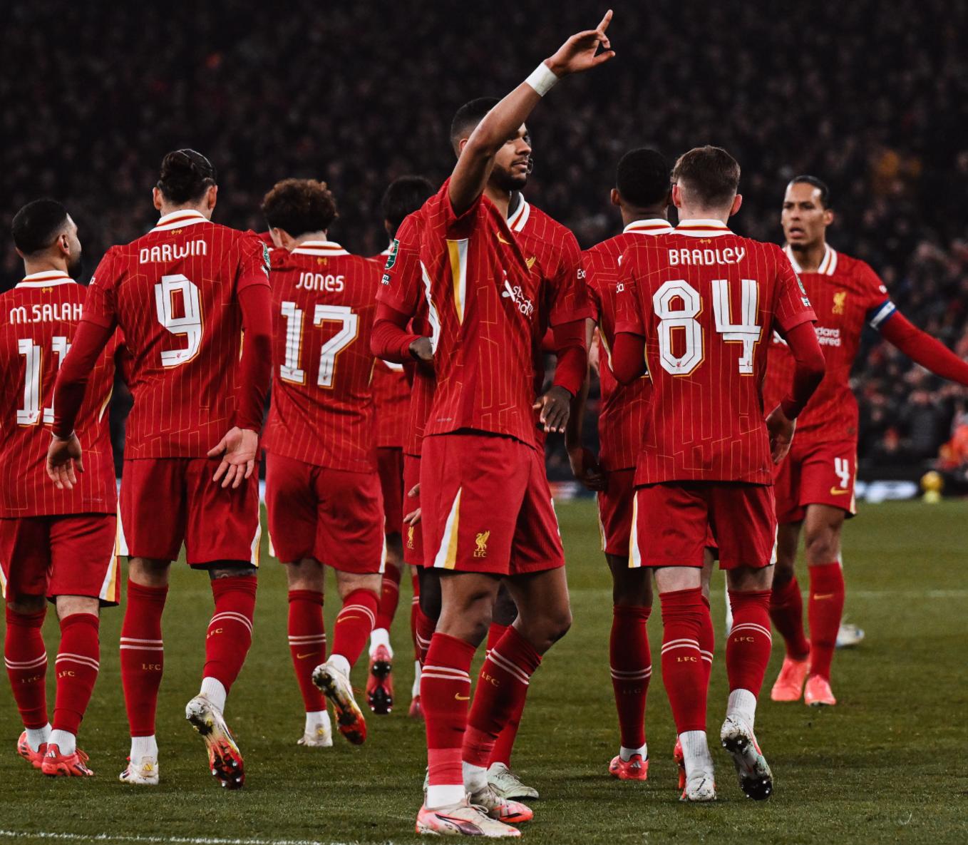 热刺主场大捷，稳居前四争夺的位置的简单介绍