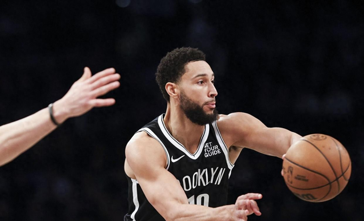 关于火箭球员西蒙斯：我们要相互信任才能打好比赛的信息