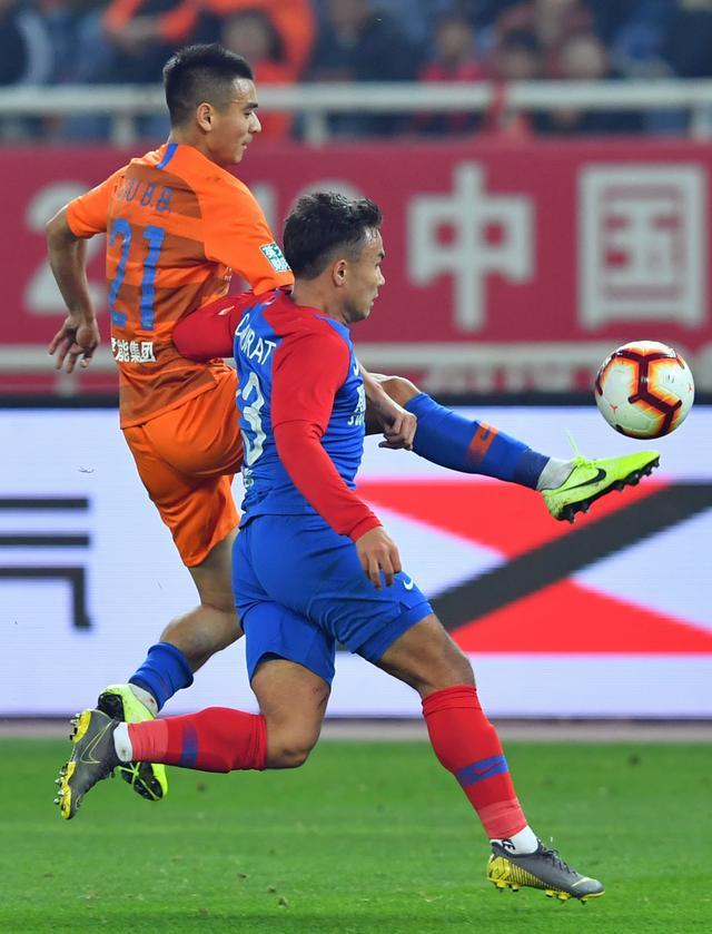 九游娱乐app下载-重庆斯威战平鲁能，中场大将受伤离场