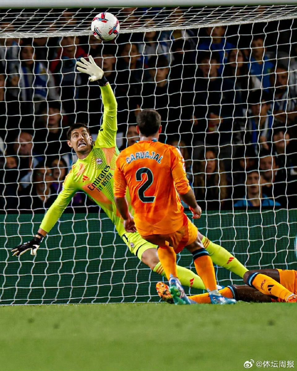 瓦伦西亚客场逼平波尔图