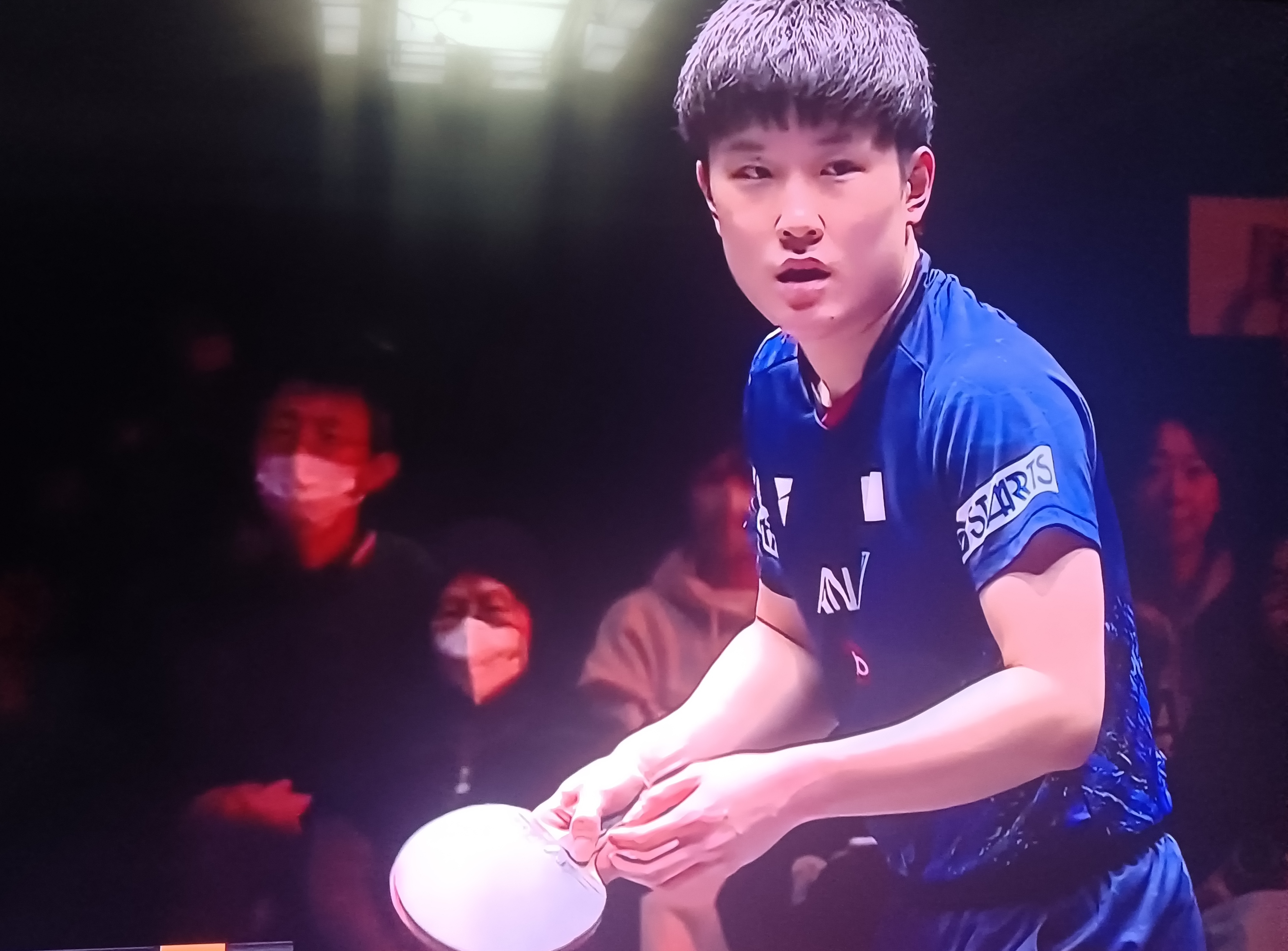 日本队逆转英格兰队，张本智和关键制胜的简单介绍