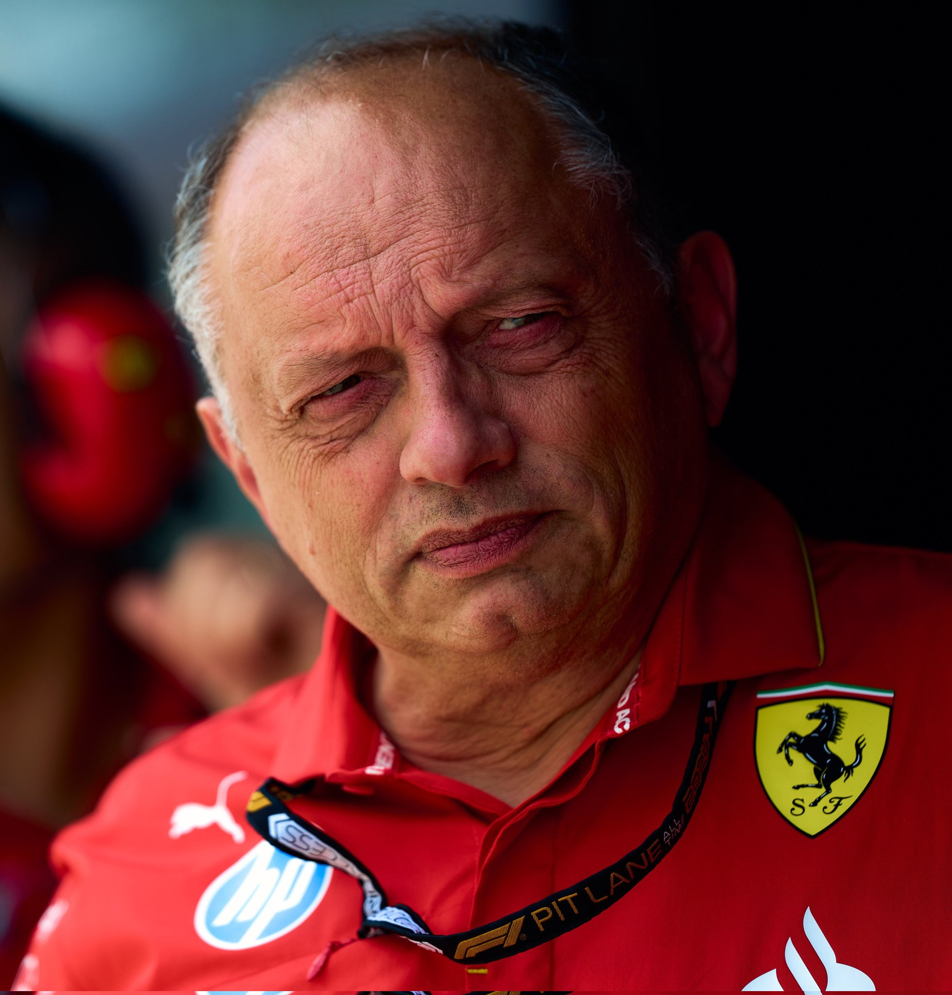 红牛二队鏖战迈凯伦，周冠宇状态火热的简单介绍