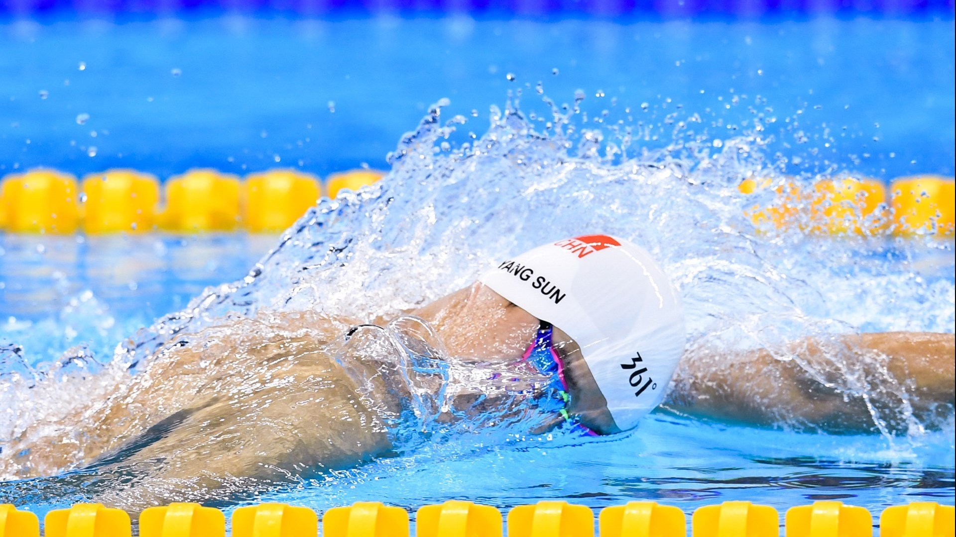 戈麦斯一锤定音,几内亚力克乌拉圭,非洲新星的自我证明之战